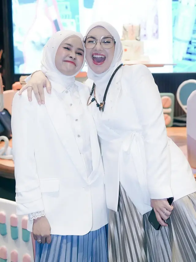 Irish Bella Jadi Dokter Cantik saat Rayakan Ulang Tahun Putri Sambungnya. [@_irishbella_]