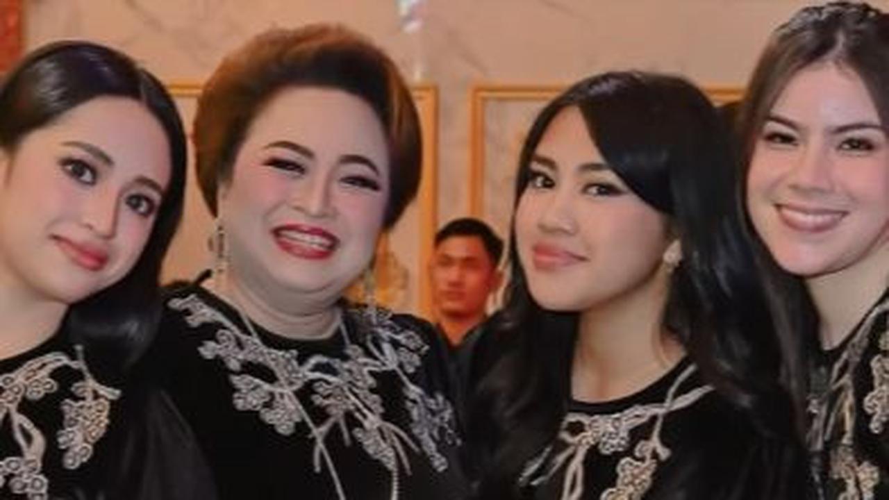 Potret Terbaru Asyifa Menantu Wakapolri Komjen Agus, Makin Cantik Kompak Bareng Ibu Mertua & Ipar