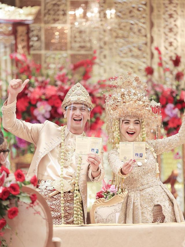 Teuku Ryan dan Ria Ricis. (Foto: Dok. Clinovic Photograophy dari Instagram @riaricis1795)