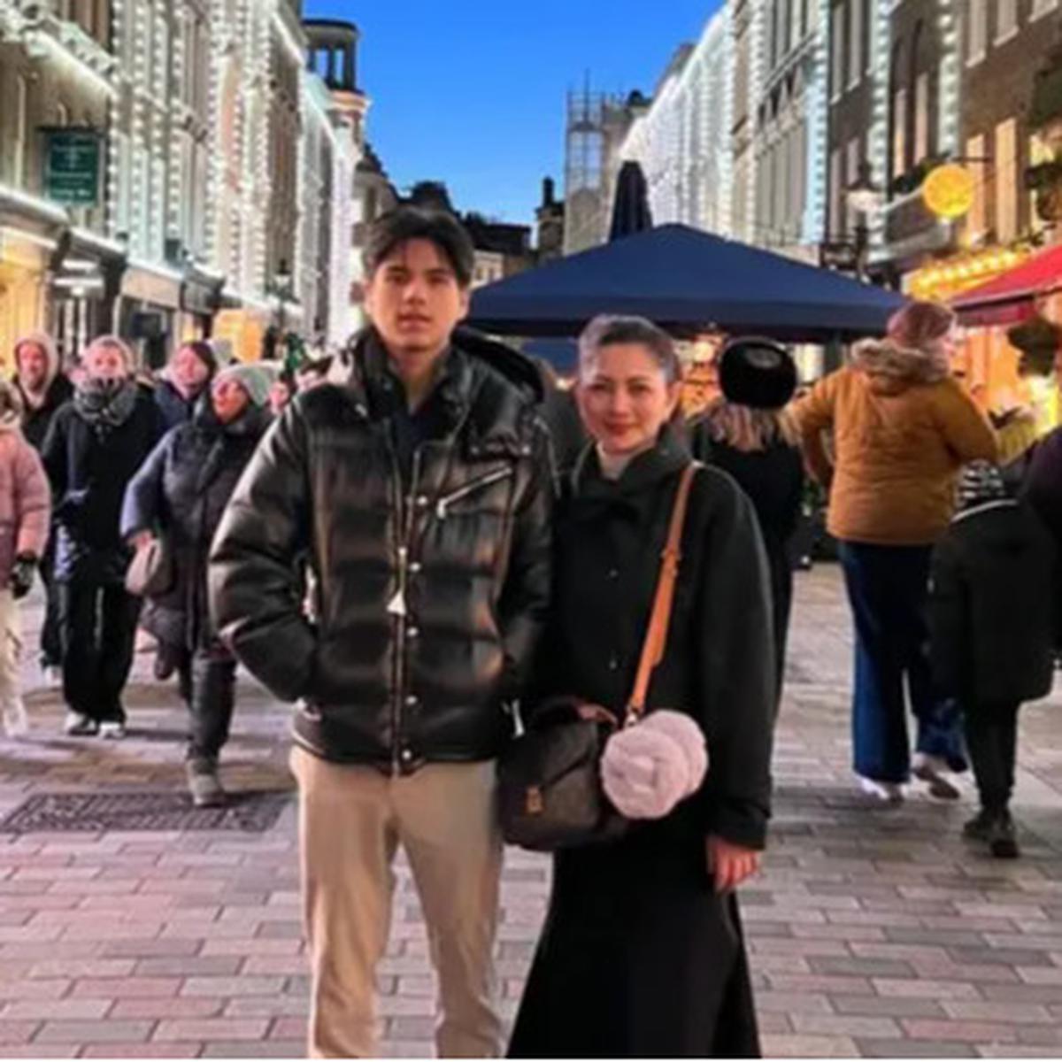 Jarang Tersorot, Intip Potret Kebersamaan Cut Keke dan Anaknya saat di London yang Curi Perhatian