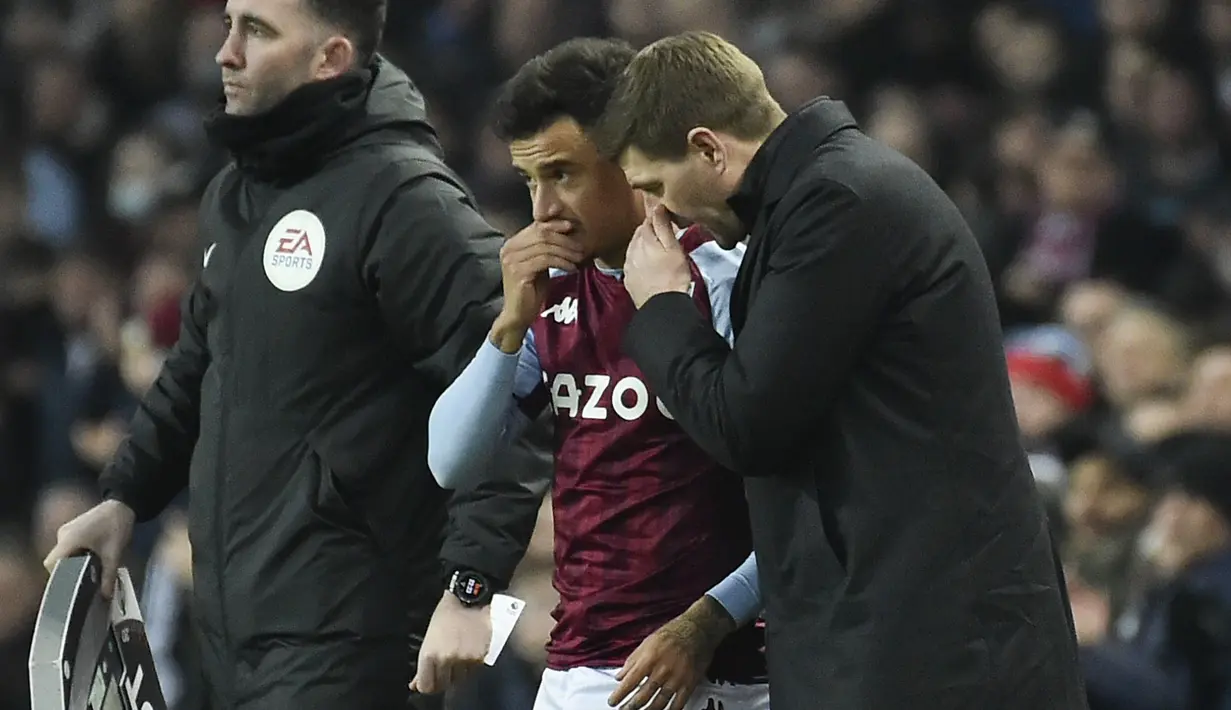 Gol tersebut sangat penting buat Villa. Pasalnya, pasukan Steven Gerrard berhasil terhindar dari kekalahan di depan pendukungnya sendiri. (AP/Rui Vieira)