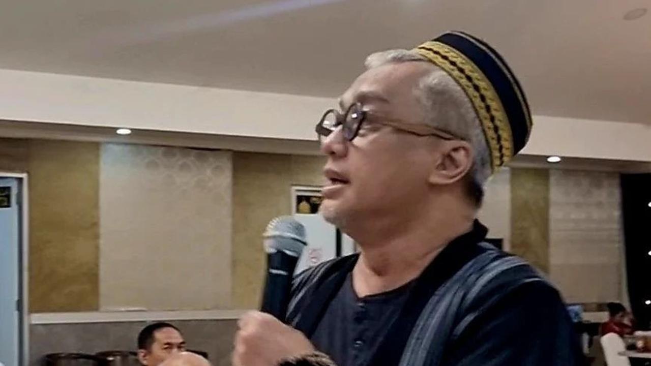 Selain mimpi sakaratul maut, ia juga mimpi dikejar oleh kiamat dunia, berlari berjam-jam.<br>