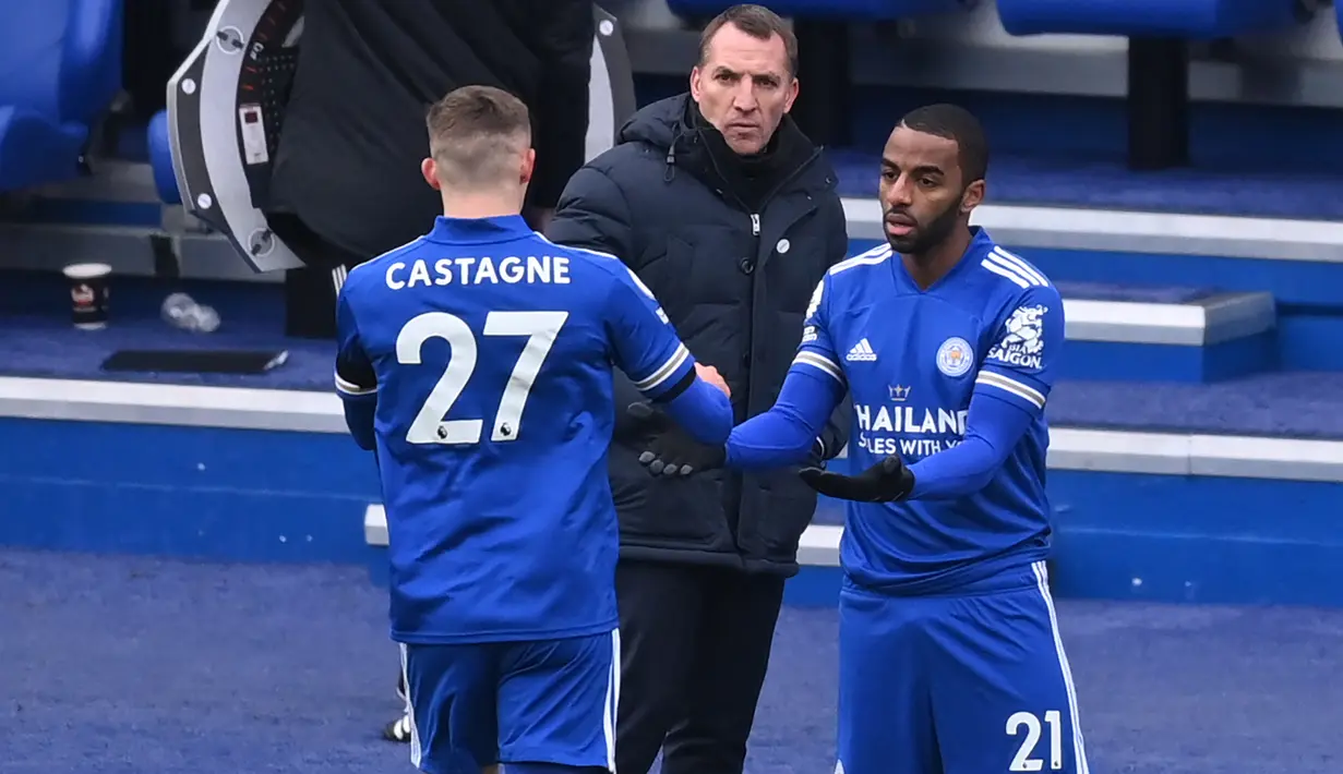 Ricardo Pereira. Bek kanan Portugal berusia 28 tahun ini dilepas FC Porto ke Leicester City pada awal musim 2018/2019 dengan nilai 25 juta euro. Memasuki musim keempatnya bersama The Foxes, ia telah tampil 101 laga di semua ajang dengan torehan 6 gol dan 13 assist. (AFP/Pool/Michael Regan)