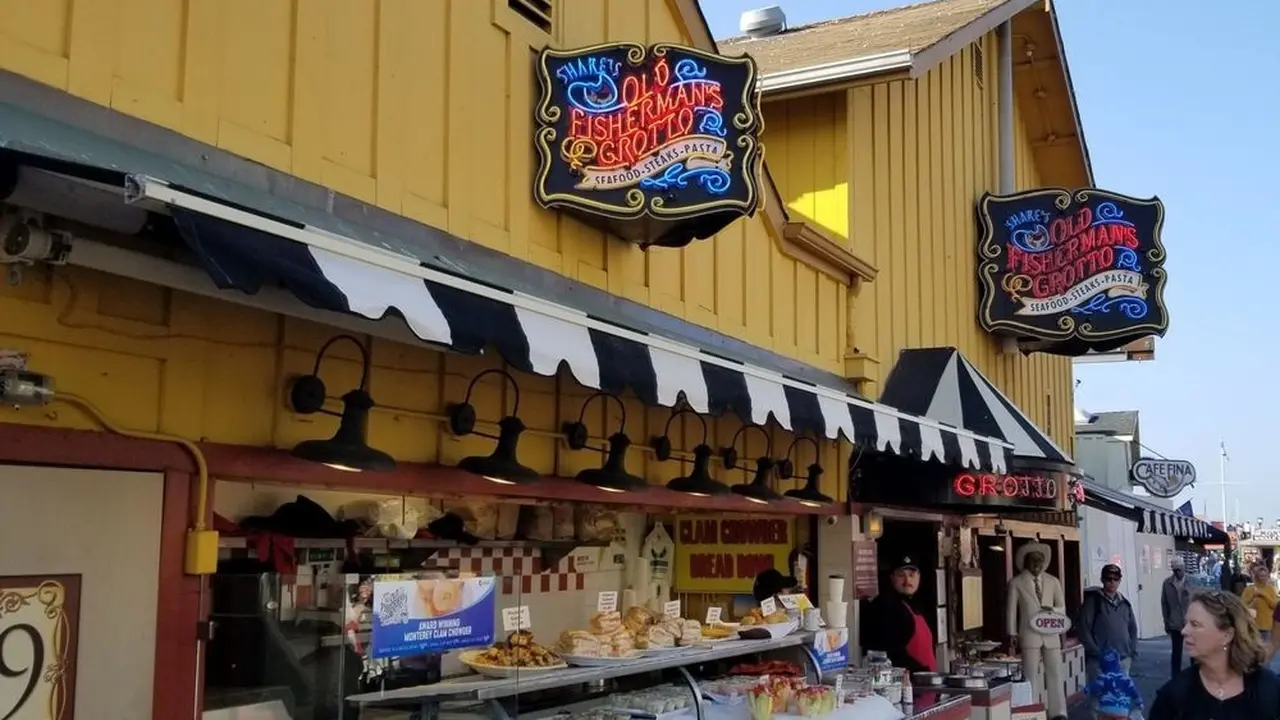 Restoran Old Fisherman’s Grotto.