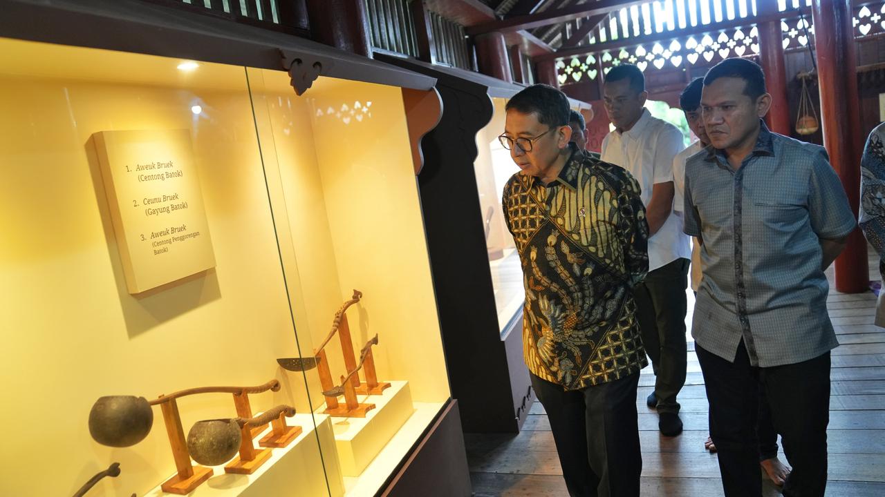 Menteri Kebudayaan Fadli Zon dalam kunjungan kerja dan silaturahmi ekosistem kebudayaan di Aceh.