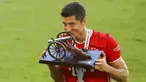 Striker Bayern Munchen, Robert Lewandowski, mengukuhkan diri sebagai raja gol Bundesliga musim 2019-20. (AP/Kai Pfaffenbach)