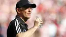 Gaya manajer Stoke City Tony Pulis sebelum kick-off semifinal FA Cup melawan Bolton Wanderers di Wembley Stadium, London, 17 April 2011. AFP PHOTO / IAN KINGTON