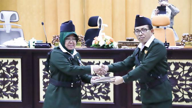 Pengesahan APBD Surabaya 2020 Sebesar Rp 10,3 Triliun pada Hari Pahlawan. (Foto: Liputan6.com/Dian Kurniawan)