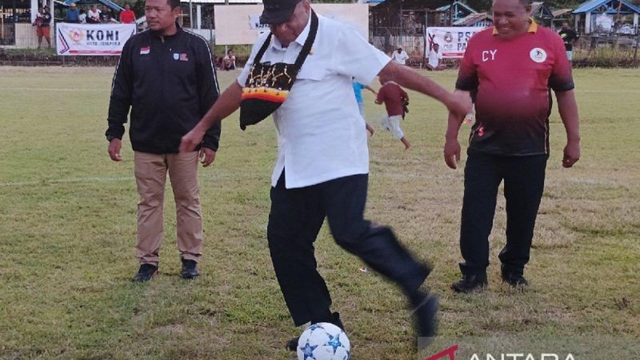 Liga Topscor Usia Dini Papua: Digelar Setiap Sabtu, Gubernur Fakhiri Berharap Lahirkan Bintang Sepak Bola Andal!