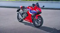 CBR500R 2024 yang kini dilengkapi dengan HSTC