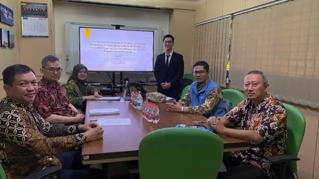 Mahasiswa Departemen Teknik Kimia Fakultas Teknik Universitas Indonesia (FTUI) mengkaji potensi produksi hidrogen geologis di Indonesia, mendukung target Net Zero Emission 2060.