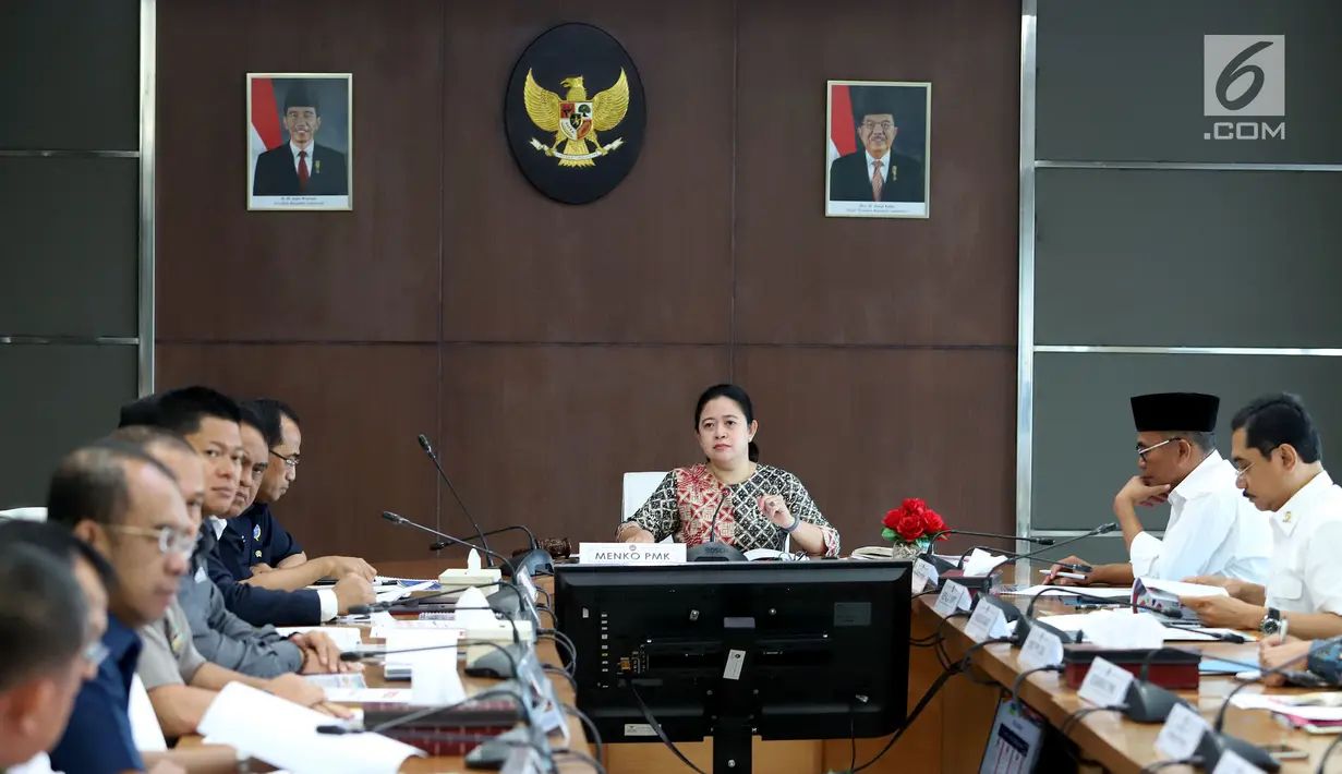 Suasana rapat tingkat menteri di Kantor Kemenko PMK, Jakarta, Kamis (17/5). Rapat tersebut membahas  keamanan jelang Asian Games 2018. (Liputan6.com/Johan Tallo)