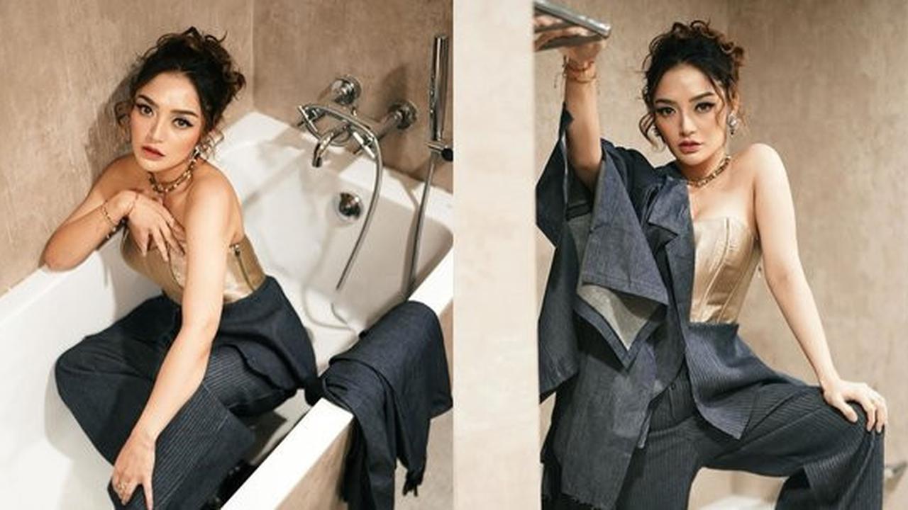 Potret Photoshoot Siti Badriah di Bathup - Gaya Cantiknya Semakin Memukau