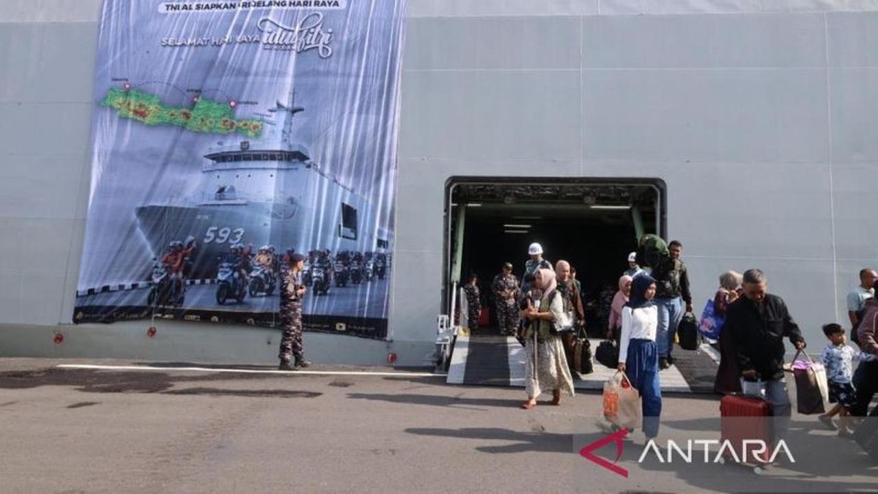 KRI Banda Aceh Sukses Antar Ribuan Pemudik dalam Program Mudik Gratis TNI AL