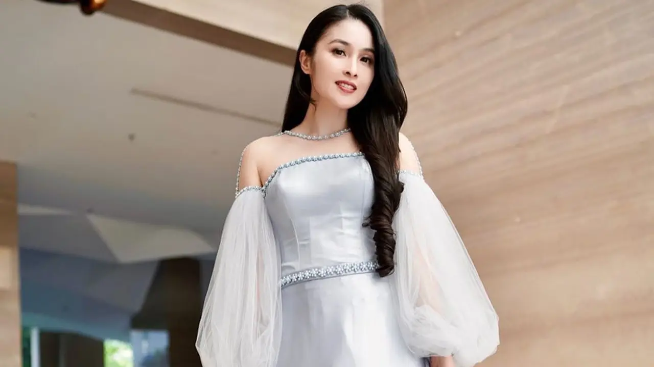 [Fimela] Sandra Dewi
