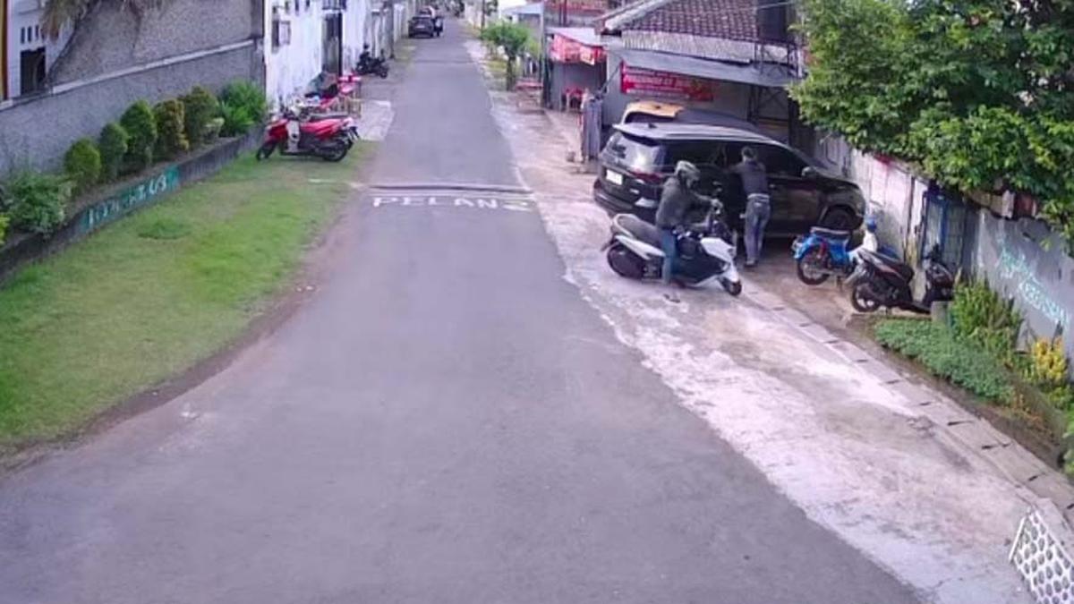 Ditinggal Beli Seblak, Rp 300 Juta Raib dalam Hitungan Detik