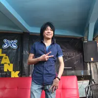 Abdee Negara gitaris Slank mengungkap apa yang membuat dirinya menderita gagal ginjal. 