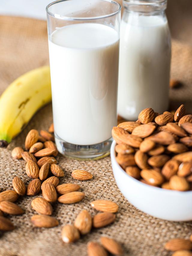 Ilustrasi susu almond