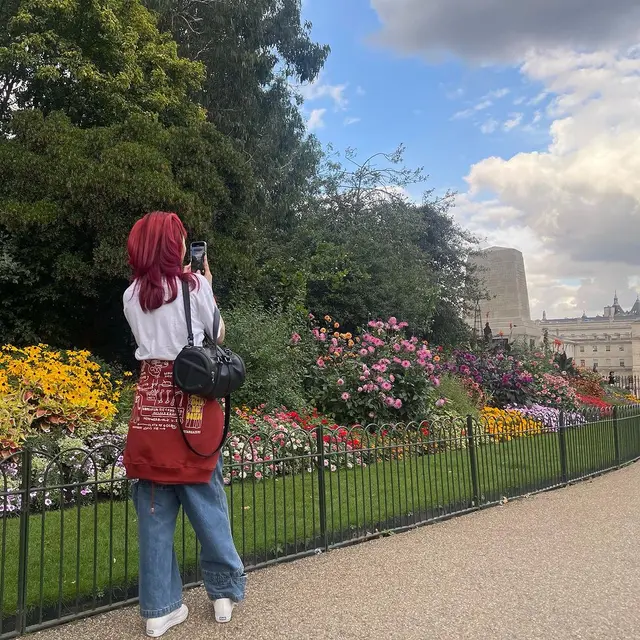 Kaos dan Celana Jeans