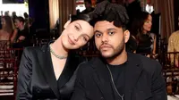 The Weeknd dan Bella Hadid (The Hollywoodlife)