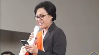 Sri Mulyani bernyanyi di acara wisuda (foto: Facebook Sri Mulyani)