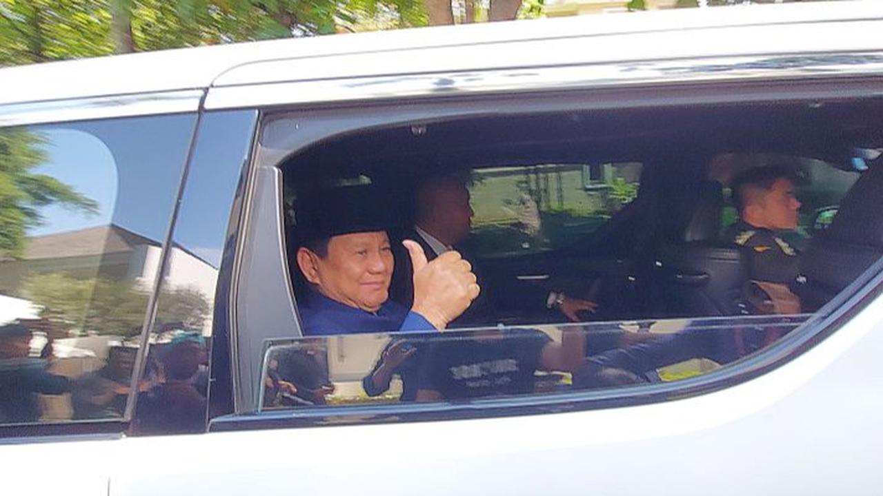 Harga Toyota Alphard Putih yang Digunakan Prabowo ke Gedung DPR/MPR untuk Ambil Sumpah Presiden
