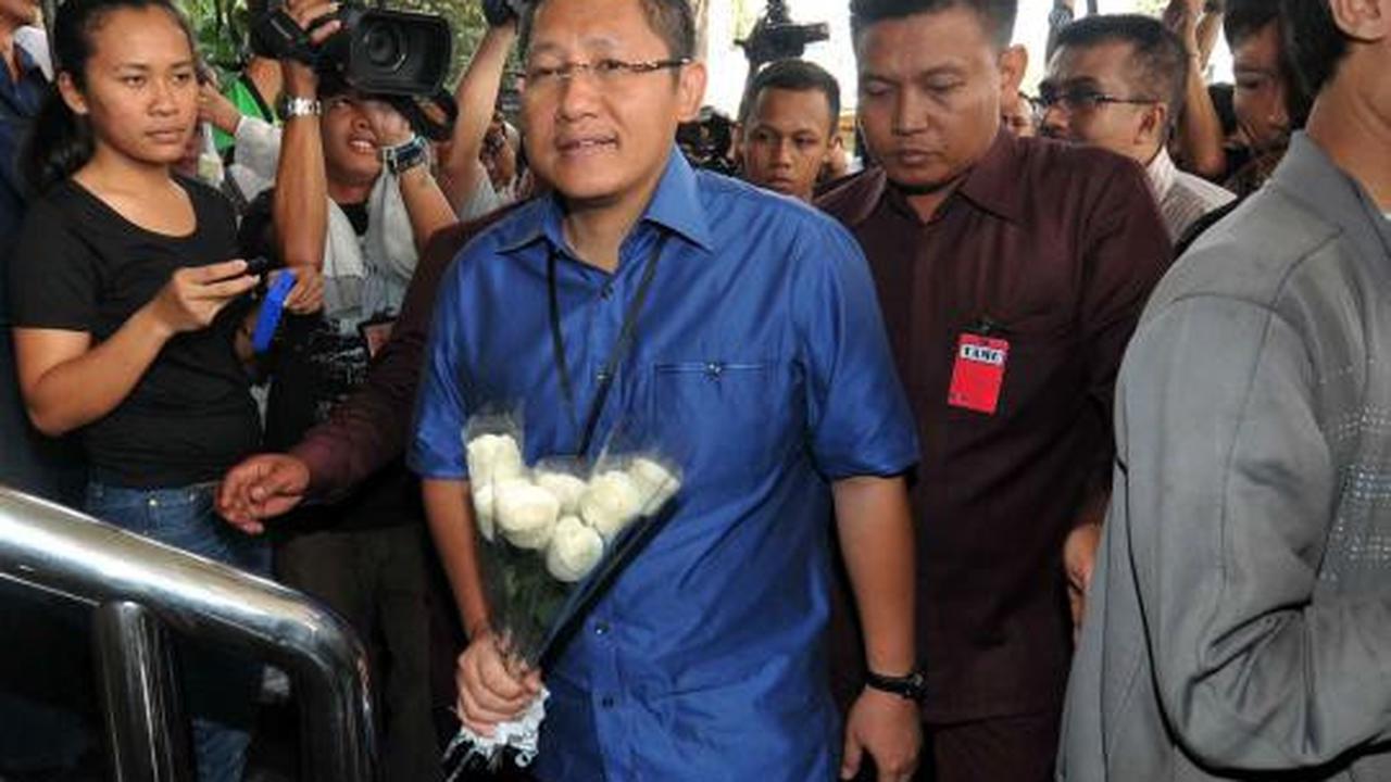 Anas Urbaningrum, Athiyyah Laila, dan mawar putih