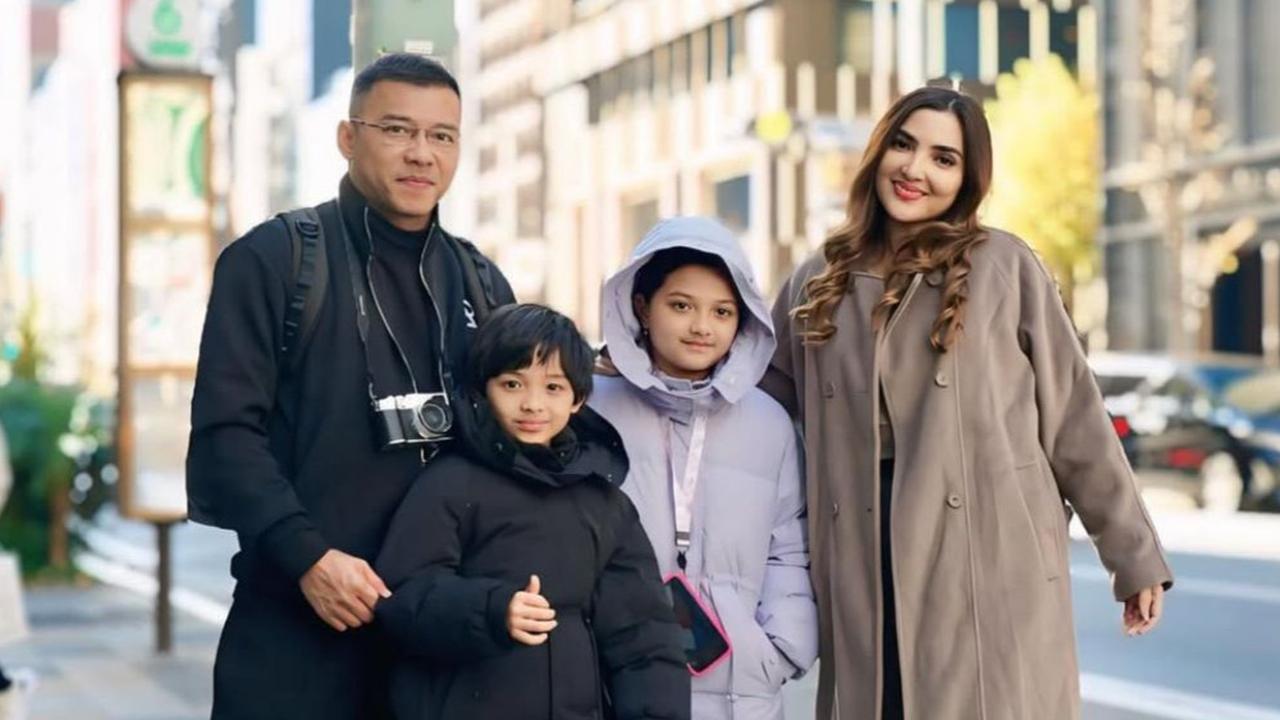 7 Potret Liburan Anang dan Ashanty yang Mewah, Pakai Outfit Musim Dingin Elegan hingga Kunjungi Banyak Tempat Favorit di Jepang