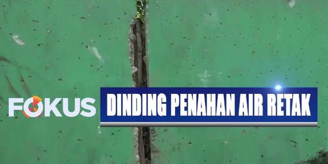 Dinding Penahan Air di Muara Angke Retak Tertabrak Kapal