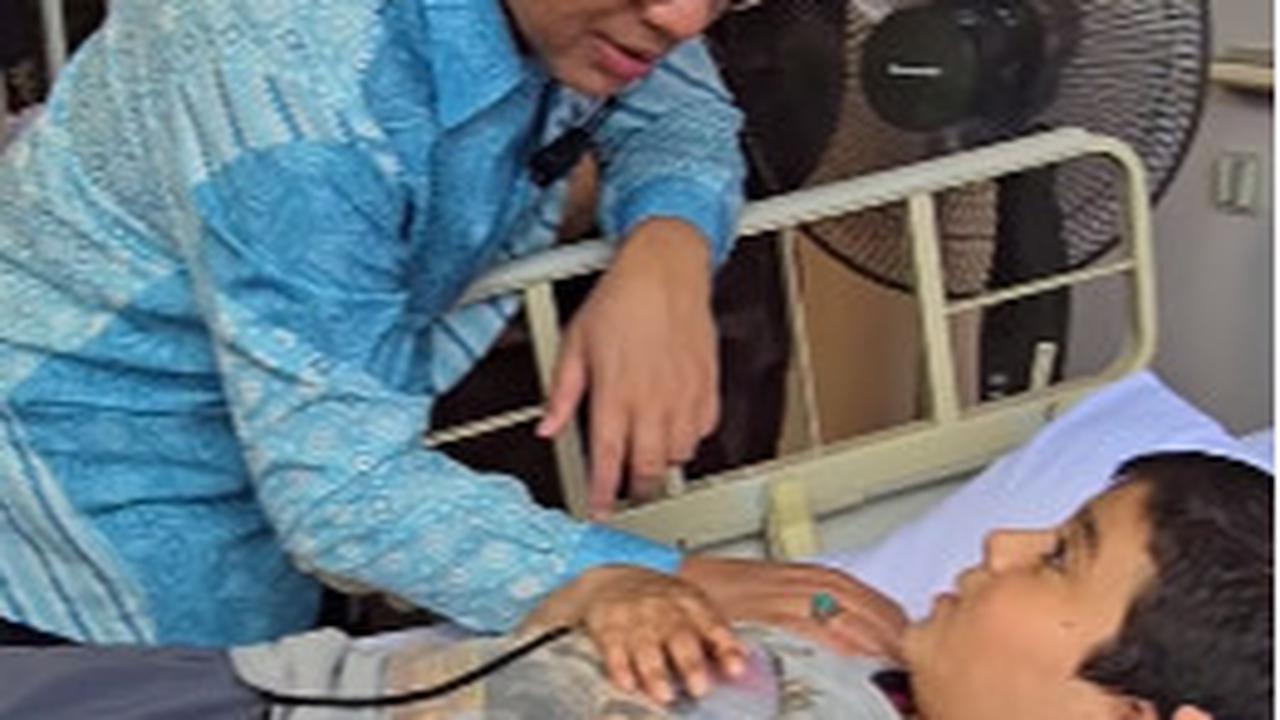 Momen Menteri Agama Malaysia Jenguk Anak-Anak Gaza di RS, Reaksi Korban Menyentuh Hati