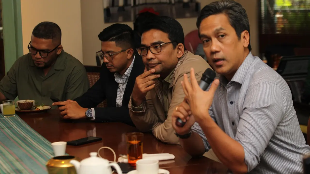 Jajaran Manajeman PT Pertamina NRE. Chief Executive Officer Pertamina NRE Dannif Danusaputro menyampaikan capaian perusahaan.