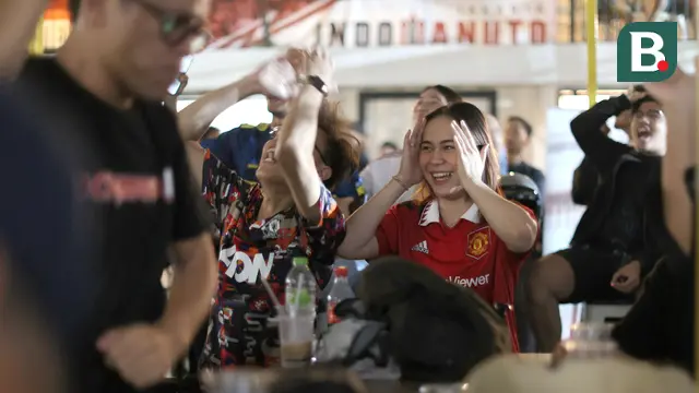 Foto: Gembira bersama IndoManUtd di Roaring Night Premier League West Ham Vs MU