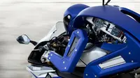Robot buatan Yamaha ini diklaim menjadi robot humanoid pertama yang bisa mengendarai sepeda motor (Doc: Mashable)