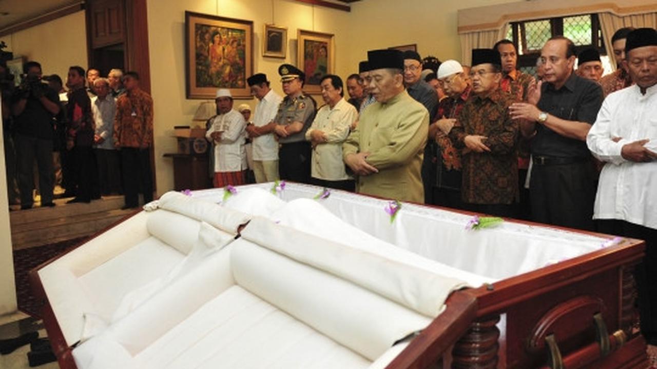 Wapres JK ikut salatkan jenazah mantan Menkeu Ali Wardhana