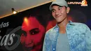 Saking sayangnya pada Jizzy, Vino sampai membawa baju yang sudah dikenakan sang putri ke lokasi syuting, Selasa (22/4/2014) (Liputan6.com/Faisal R syam).