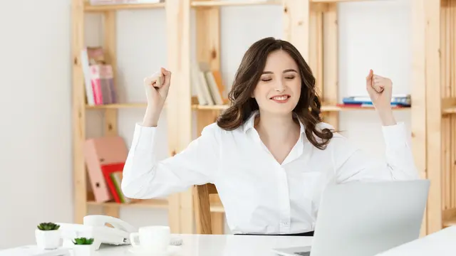 Ilustrasi wanita bahagia