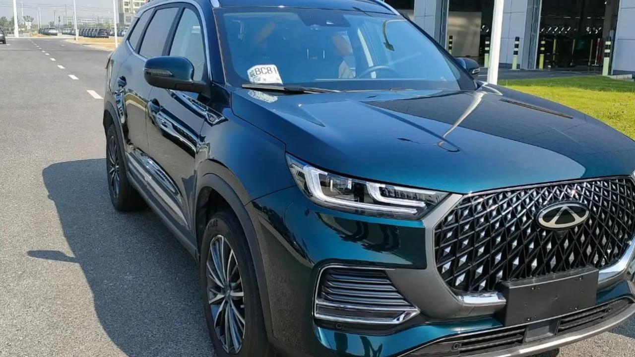 "Kami putuskan luncurkan Omoda 5 EV dan Tiggo 8 Pro Max pada tahun depan di pameran IIMS 2024. Produk baru lainnya di pameran GIIAS."