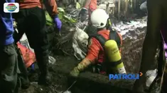 Satu keluarga di Jember, Jawa Timur, yang tewas di septic tank, dimakamkan di TPU Desa Karangpring.