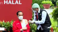 Jokowi mendapat suntikan dosis kedua vaksin Sinovac. (Tangkapan Layar Youtube Sekretariat Presiden)