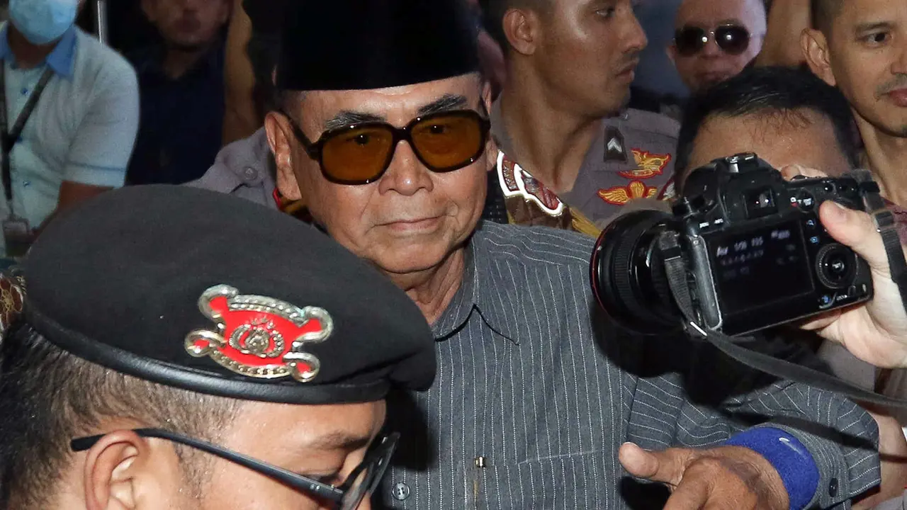 Bareskrim Polri telah menetapkan Pimpinan Pondok Pesantren atau Ponpes Al Zaytun Panji Gumilang sebagai tersangka kasus dugaan penodaan agama pada Selasa 1 Agustus 2023.