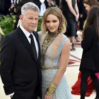 Kabar bahagia datang dari David Foster dan Katharine McPhee. Beda usia 34 tahun, keduanya pun baru saja bertunangan. (Theo Wargo/Getty Images/theinsider.com)