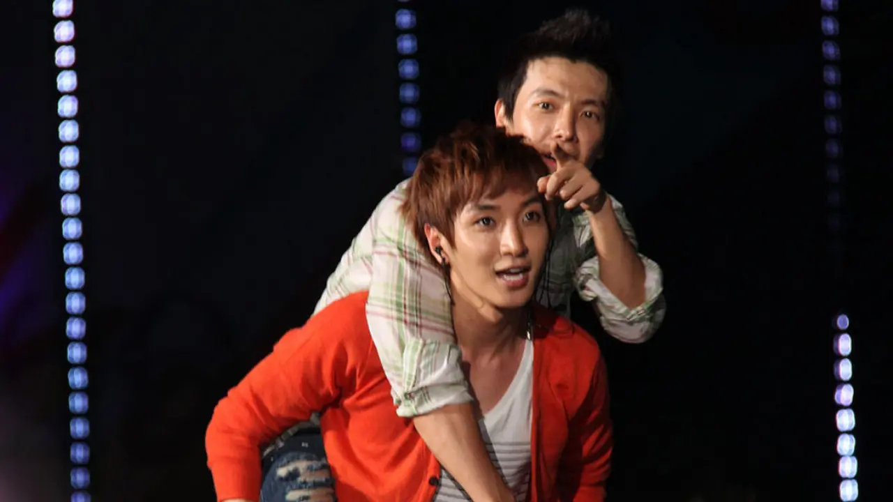 Ungkapan Rindu Leeteuk Pasca Ditinggal Donghae Wamil