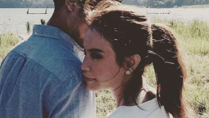 Tertangkap Adegan Mesra, Rossa Puji Chicco Jerikho - Celeb 