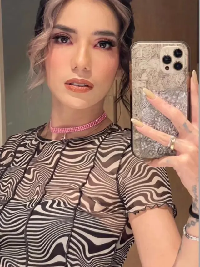 Kembali ke Dunia Hiburan, Gaya Rambut E-Girl ala Sheila Marcia yang Menawan bak ABG