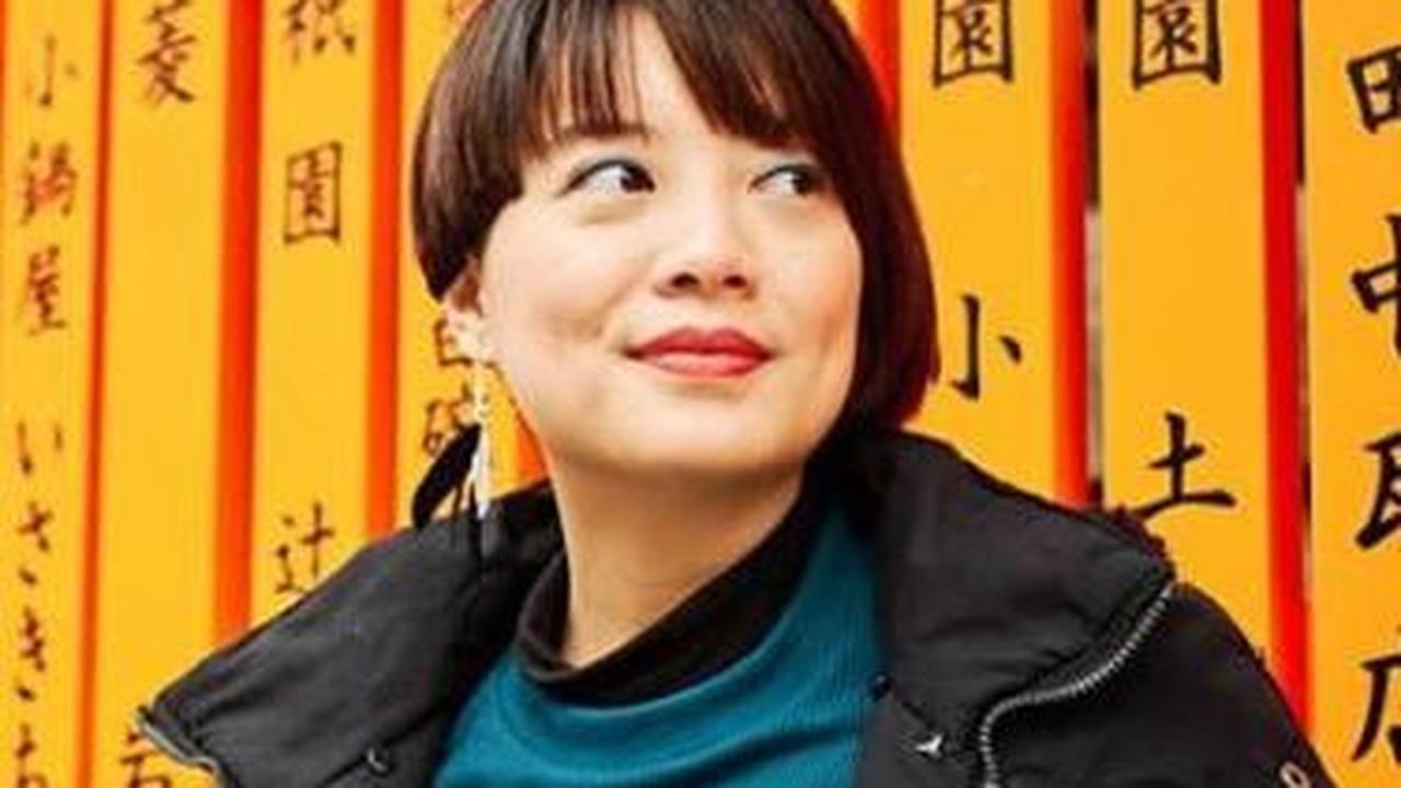 Di usianya yang kian matang, banyak perubahan yang terjadi pada diri Leony. Terlebih soal penampilannya, Leony kerap berpenampilan super tomboi dengan model rambut pendek.