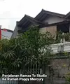 Rumah Mendiang Poppy Mercury (Youtube/Ramza Tv Studio)