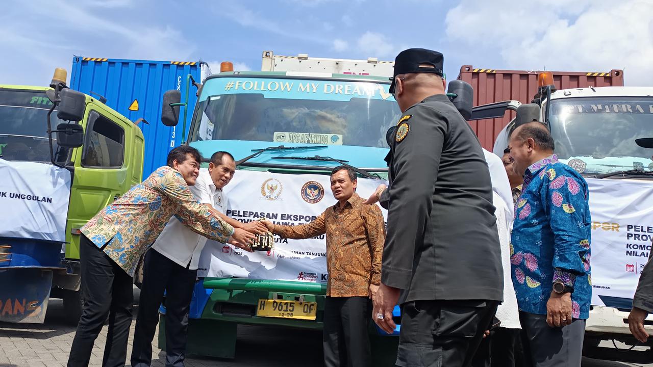 Produk UMKM Jawa Tengah Tembus Pasar Dunia, Gubernur Luthfi Lepas Pengiriman Barang Senilai Rp10,1 Miliar