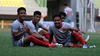 Dua pemain Timnas Indonesia U-22, Putu Gede Juni Antara dan Evan Dimas Darmono, kembali berlatih bersama Bhayangkara FC, Kamis (7/9/2017) pagi, untuk persiapan menghadapi Persipura Jayapura di Stadion Patriot, Sabtu (9/9/2017). (Media Bhayangkara FC)