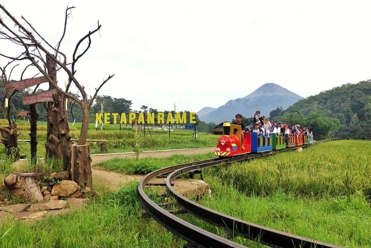 BRI Raih Penghargaan pada Puncak Hari Desa Nasional 2026