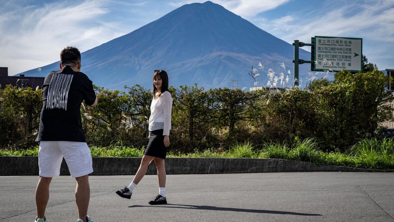 Puncak Gunung Fuji Tak Bersalju untuk Pertama Kali Sejak 130 Tahun